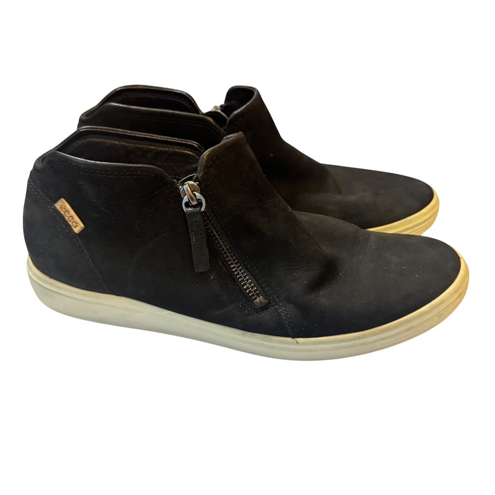 ECCO Soft 7 High Top Sneaker Bootie Black Nubuck Size 10 Zip Up Comfort